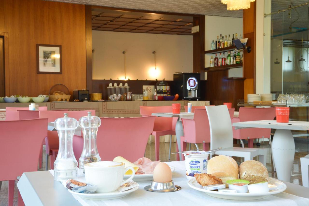 Hotel Venezia Рива-дель-Гарда Екстер'єр фото
